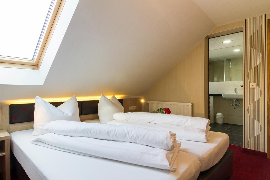 Landhotel Zur Gruenen Kutte Bernshausen Exteriör bild